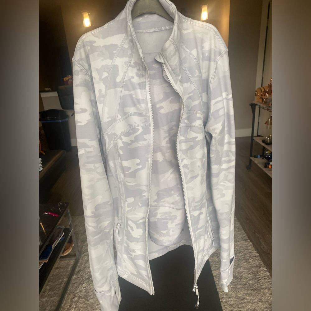 Lululemon white camo jacket and legging set